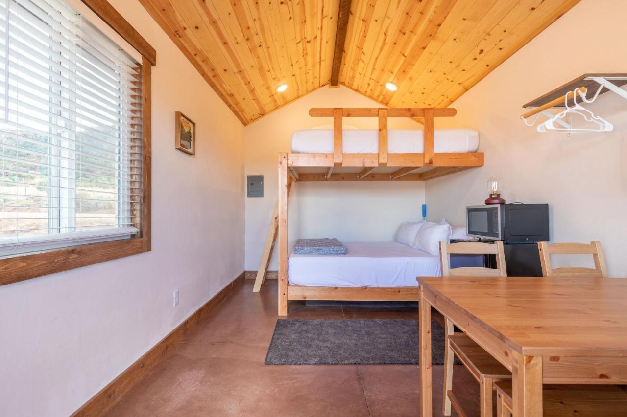Gooseberry Lodges Zion National Park Area Apple Valley Exterior photo